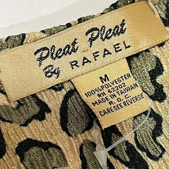 Pleat Pleat by Rafael - Picture 6 of 7